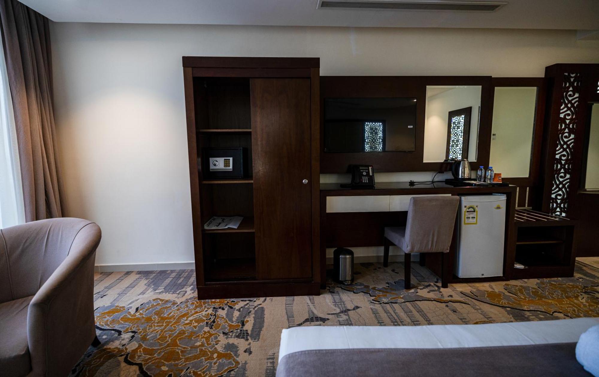 Aster Hotel Джеда Екстериор снимка